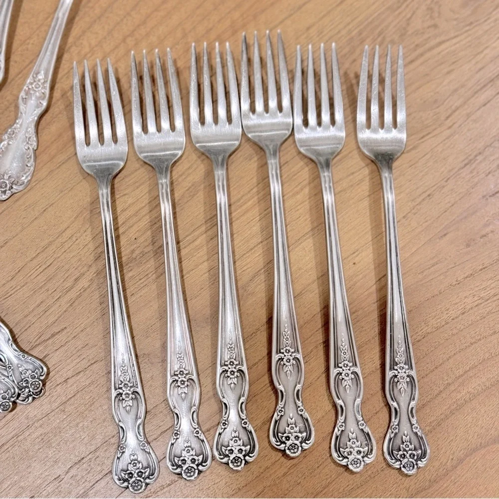 Vtg. 24/ Wm Rogers Mfg Co.  Extra Plate Original Rogers Set Of 24 Long